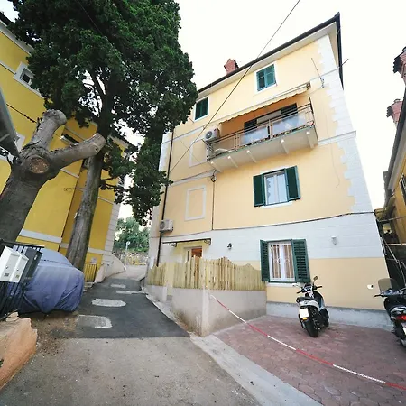 Stella Apartment
