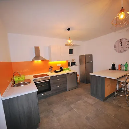 Stella Apartment *