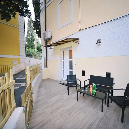 Stella Apartment