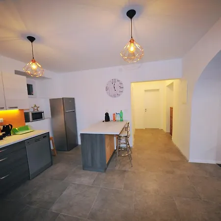 Stella Apartment *