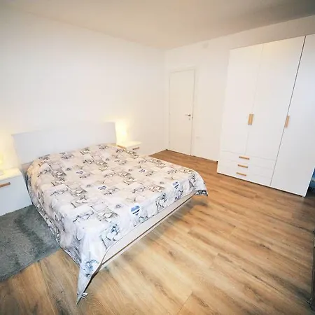 Stella Apartment *